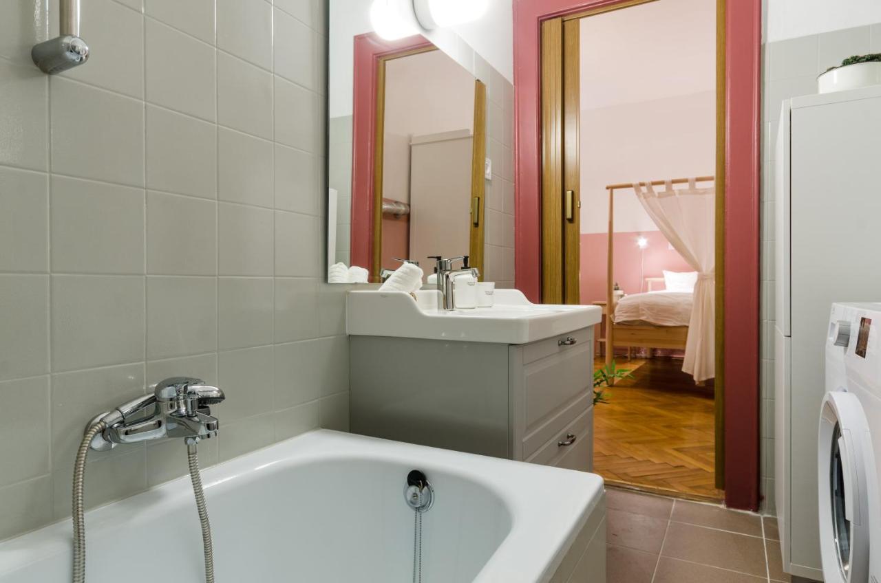 Apartamento Studio Next To Kiraly Street Kd11 Budapest Exterior foto