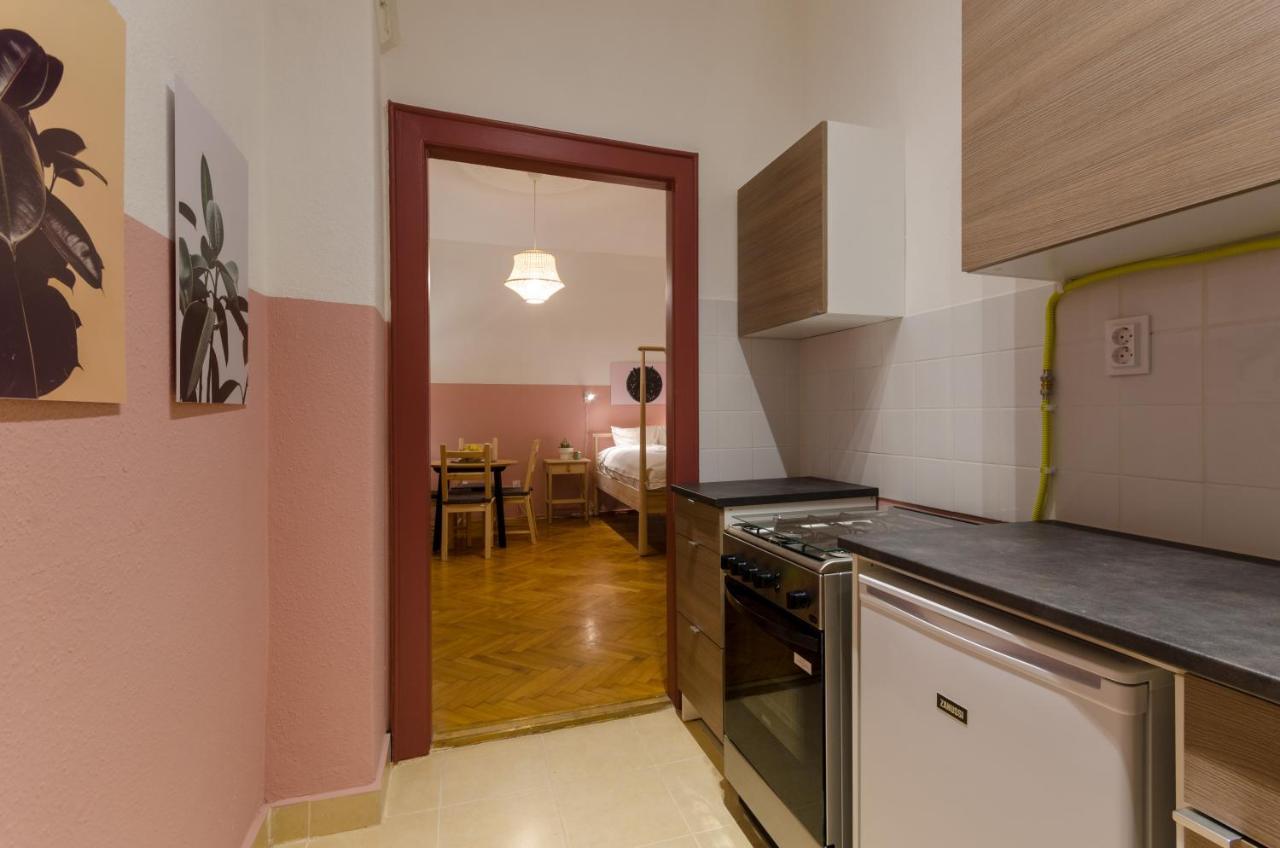 Apartamento Studio Next To Kiraly Street Kd11 Budapest Exterior foto